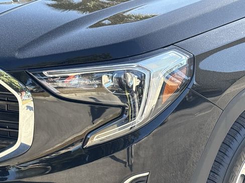 Used 2021 GMC Terrain SLE image 6