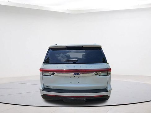 Used 2024 Lincoln Navigator L Reserve AWD/4WD image 4