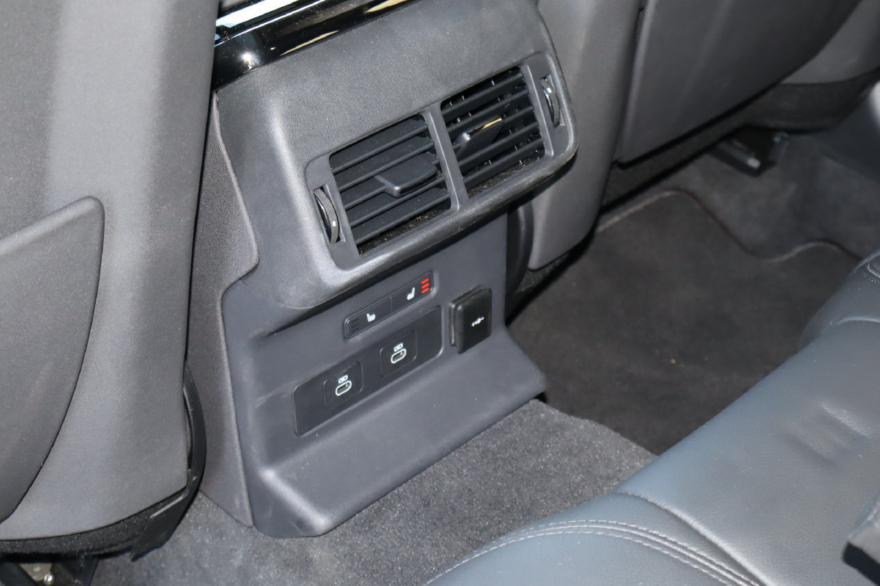 Used 2025 Land Rover Range Rover Velar Dynamic SE AWD/4WD image 19