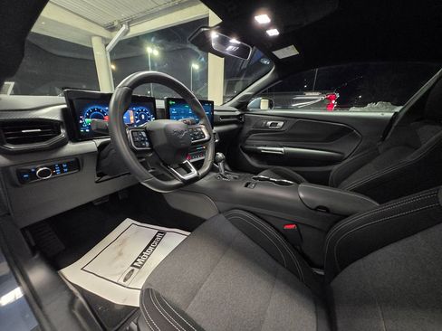 Used 2025 Ford Mustang EcoBoost image 10