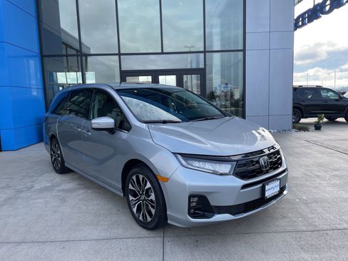 New 2026 Honda Odyssey Elite image 3