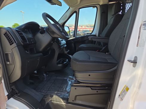 Used 2025 RAM ProMaster 2500 w/ U-Haul Equipment Group FWD image 19