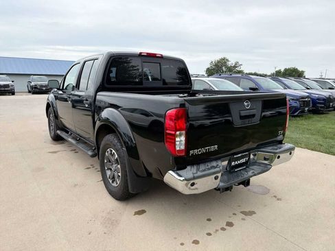 Used 2018 Nissan Frontier SV w/ Value Truck Package RWD image 4