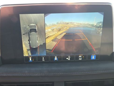 Used 2022 Chevrolet Tahoe Z71 w/ Z71 Off-Road Package image 34