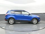 Used 2018 Ford Escape SE w/ SE Sync 3 Package image 3