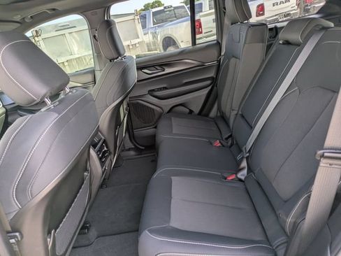 New 2025 Jeep Grand Cherokee Laredo X w/ Luxury Tech Group I AWD/4WD image 10