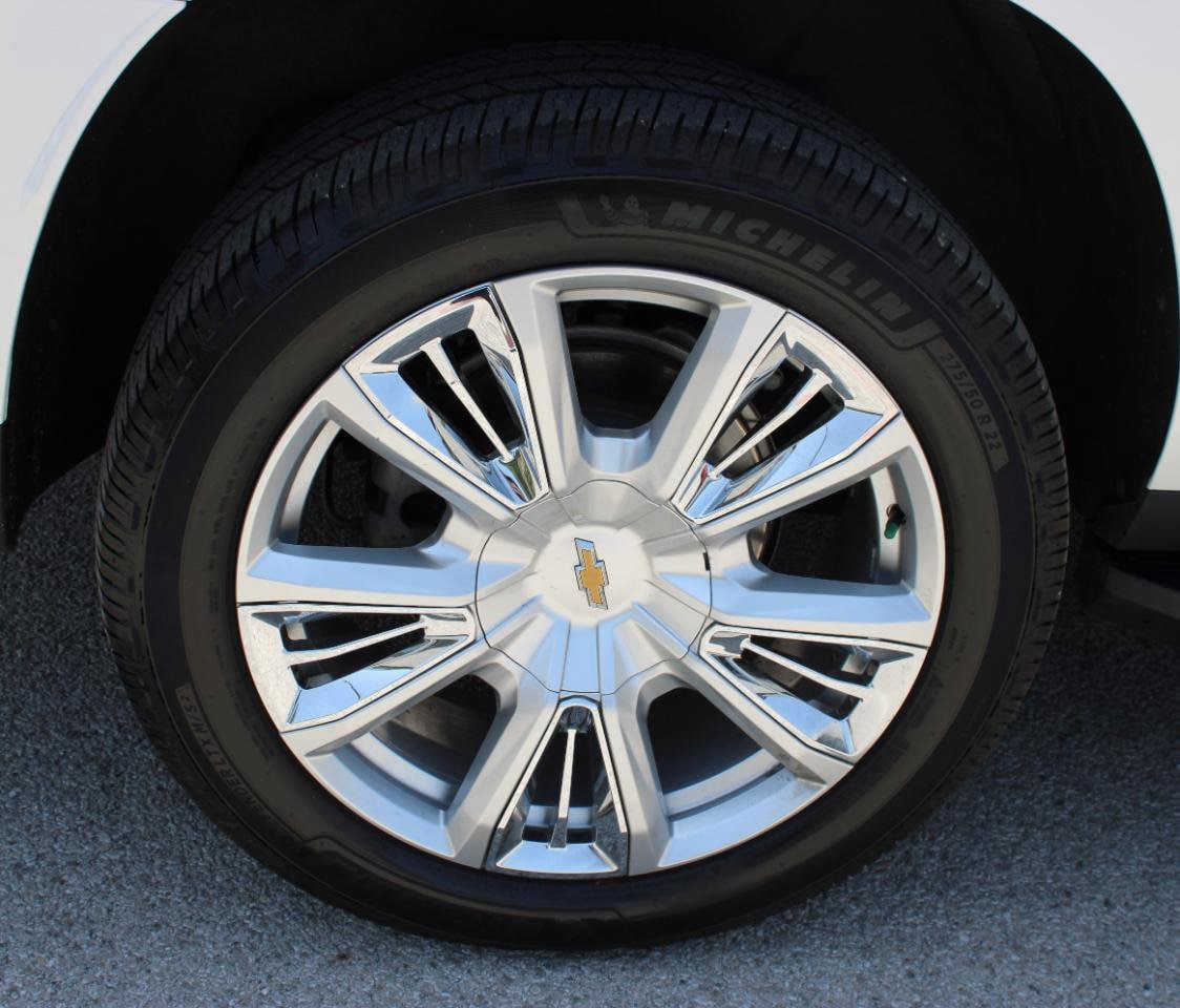 Used 2022 Chevrolet Suburban High Country AWD/4WD image 9