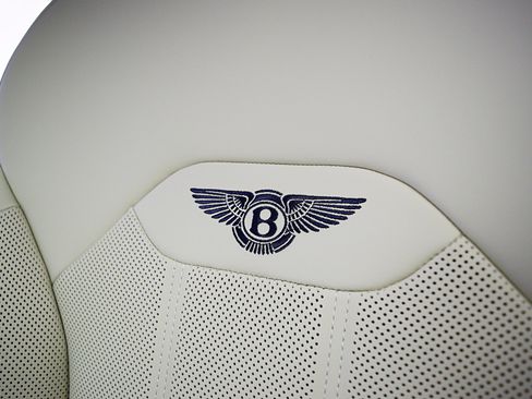 New 2025 Bentley Bentayga Plug-In Hybrid image 29