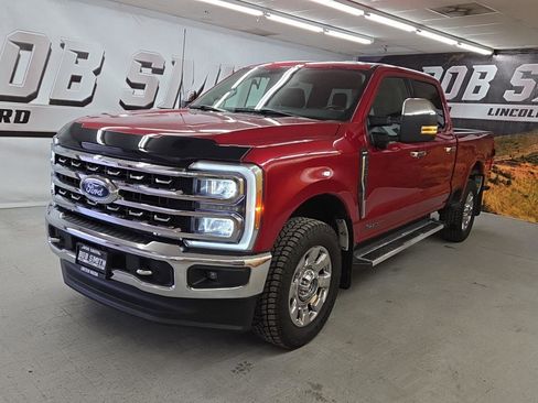 Used 2023 Ford F250 Lariat w/ Chrome Package image 16