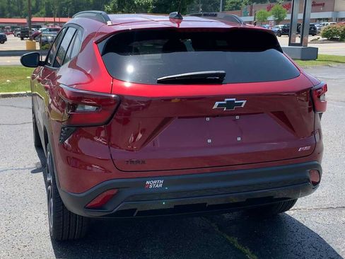 Certified 2024 Chevrolet Trax RS FWD image 7