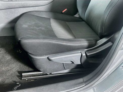 Used 2024 Nissan Sentra SV FWD image 17