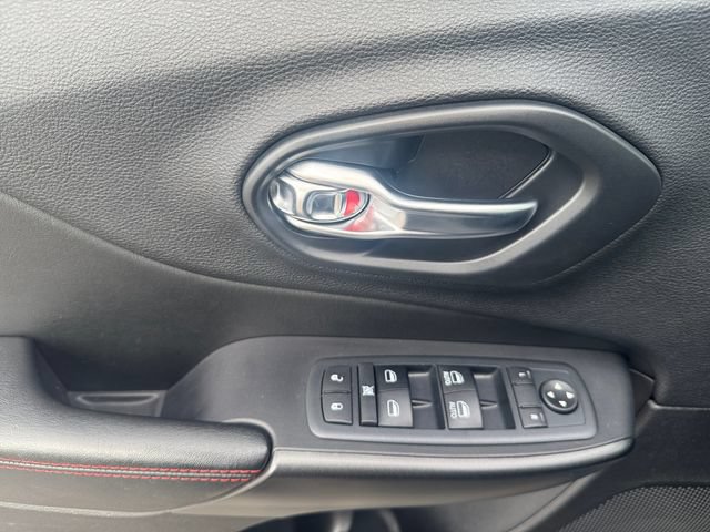 Used 2020 Jeep Cherokee Trailhawk w/ Cold Weather Group AWD/4WD image 25