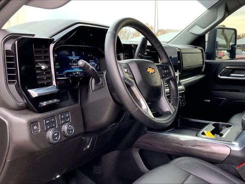 Used 2024 Chevrolet Silverado 3500 LTZ w/ LTZ Premium Package image 15