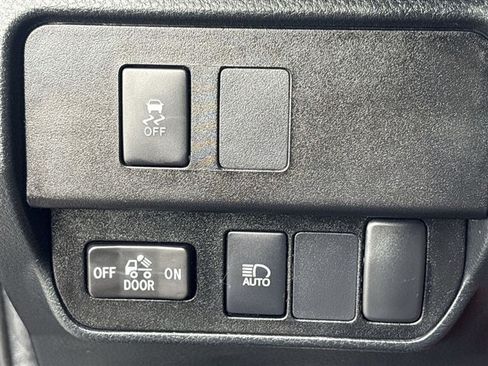 Used 2022 Toyota Tacoma SR AWD/4WD image 16