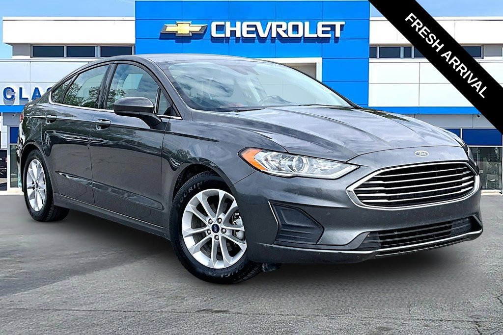 Used 2020 Ford Fusion SE FWD image 1
