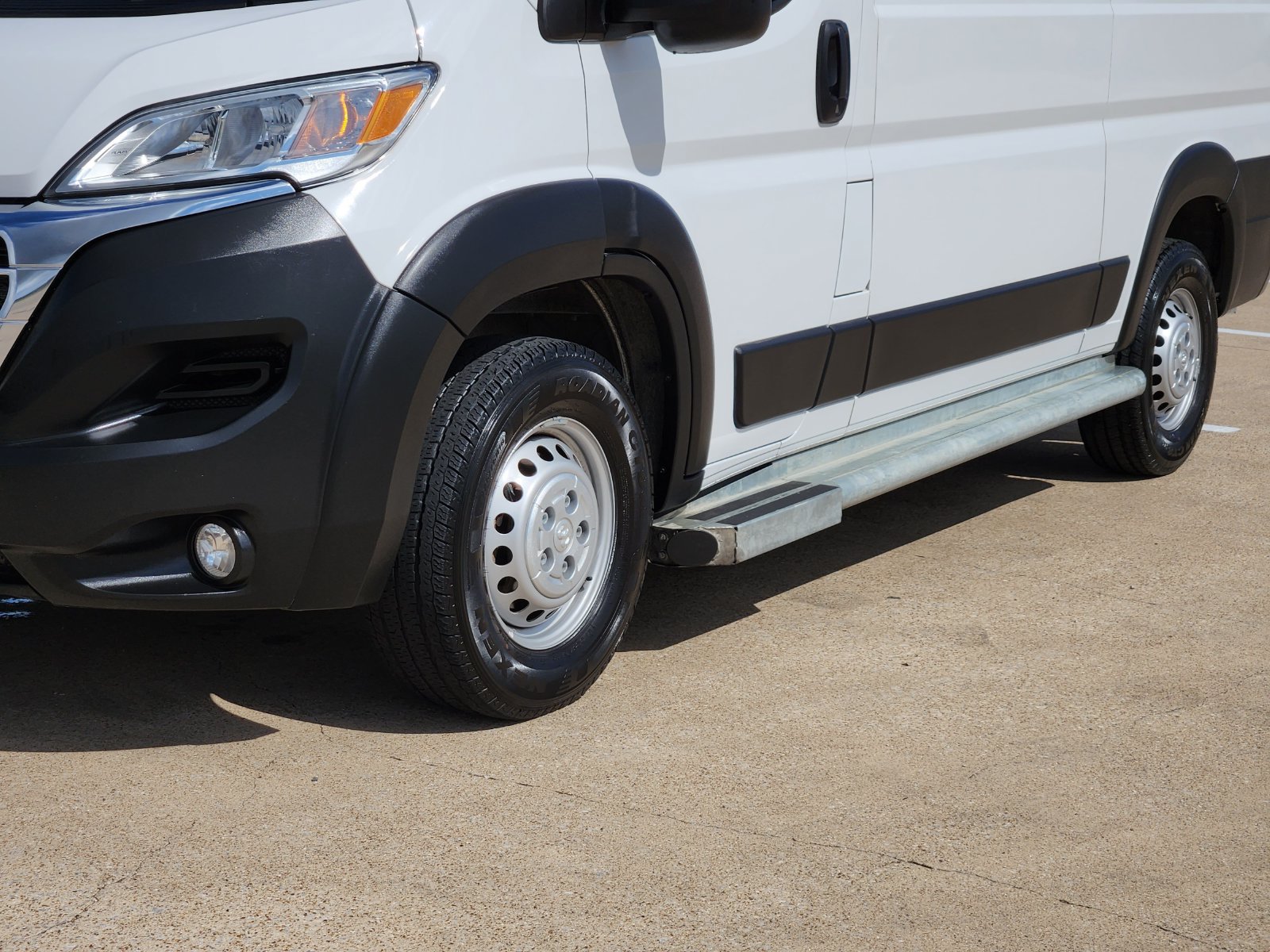 Used 2025 RAM ProMaster 2500 w/ U-Haul Equipment Group FWD image 12