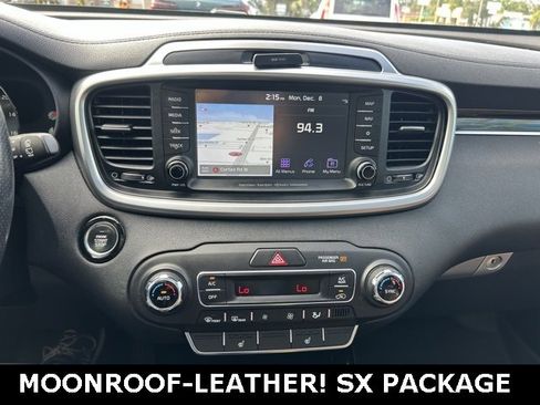 Used 2020 Kia Sorento SX image 25