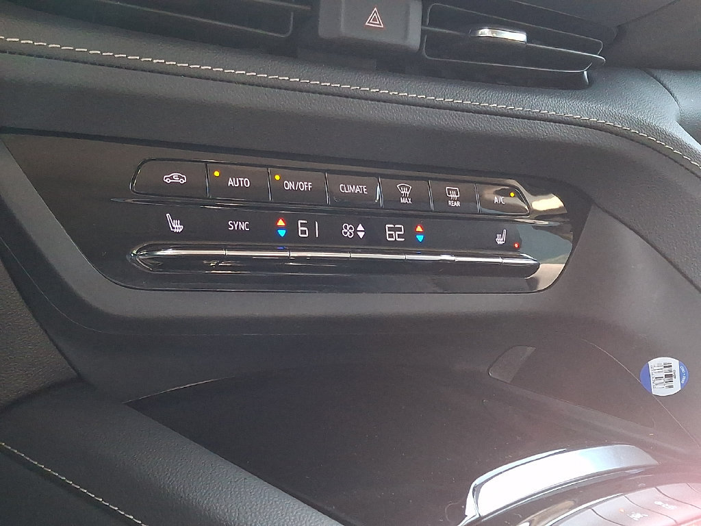 Used 2023 Buick Envision Essence AWD/4WD image 16