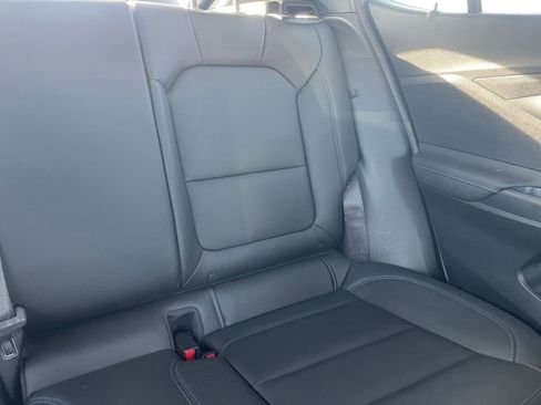 Used 2025 Buick Envista Sport Touring image 37