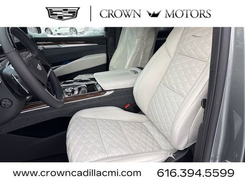 New 2026 Cadillac Escalade Platinum Sport w/ LPO, ONYX Package image 9