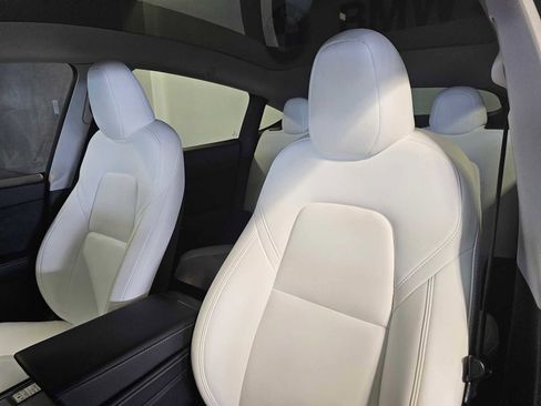 Used 2023 Tesla Model Y AWD image 28