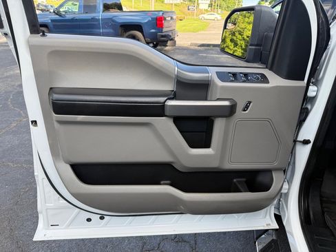 Used 2019 Ford F150 XLT w/ Equipment Group 302A Luxury AWD/4WD image 39