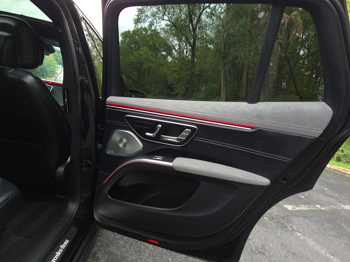 Used 2023 Mercedes-Benz EQS 450+ SUV image 33
