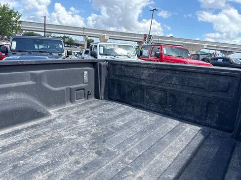 Used 2023 Jeep Gladiator Mojave AWD/4WD image 20
