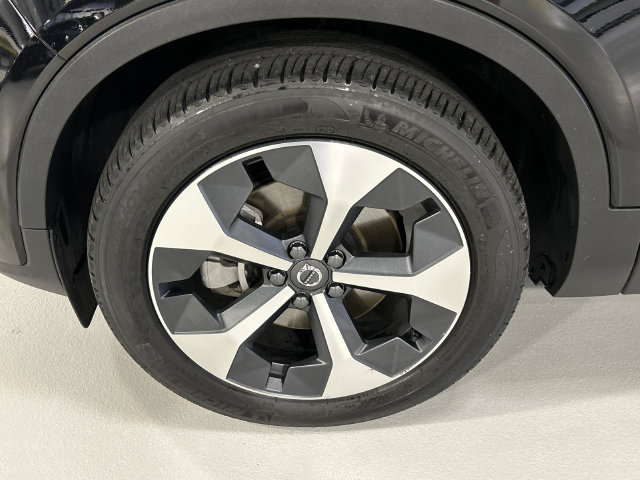 Used 2023 Volvo XC40 B5 Plus w/ Climate Package AWD/4WD image 8
