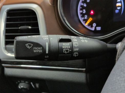 Certified 2019 Jeep Grand Cherokee Summit w/ Platinum Series Group image 28