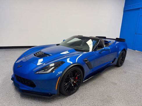 Used 2015 Chevrolet Corvette Z06 w/ 3LZ Preferred Equipment Group RWD image 1