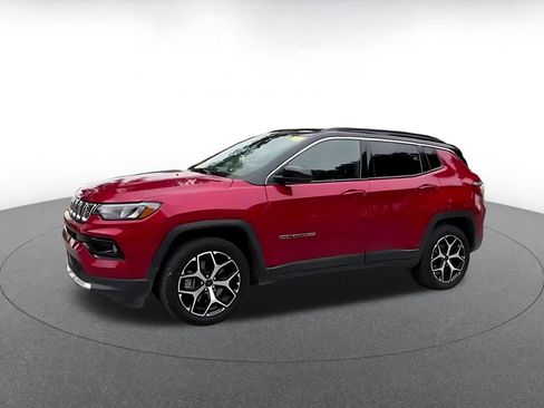 Used 2025 Jeep Compass Limited AWD/4WD image 5