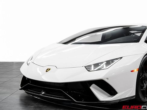 Used 2018 Lamborghini Huracan Performante image 14