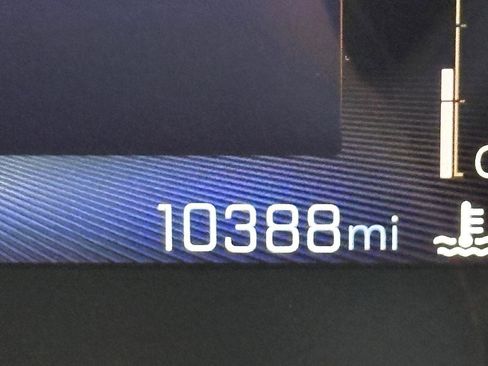 Certified 2025 Chevrolet Trax RS w/ Driver Confidence Package image 21