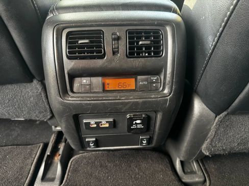 Used 2020 Nissan Pathfinder SL image 13