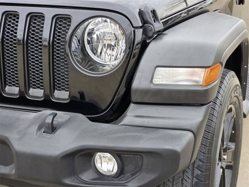 Used 2021 Jeep Wrangler Unlimited Sport w/ Technology Group image 8