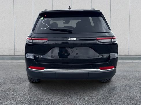 Used 2023 Jeep Grand Cherokee Laredo AWD/4WD image 6