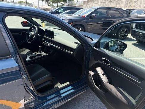 Used 2025 Honda Civic Sport image 26