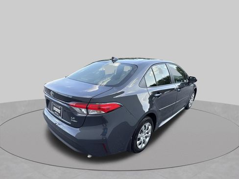 Used 2025 Toyota Corolla LE FWD image 8