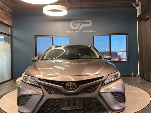 Used 2020 Toyota Camry SE image 8