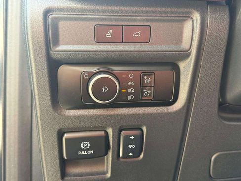 Used 2024 Ford Expedition Limited image 34