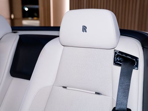 Used 2019 Rolls-Royce Dawn image 14