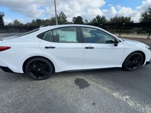 Used 2026 Toyota Camry SE Nightshade image 16