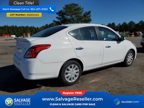Used 2018 Nissan Versa SV image 4