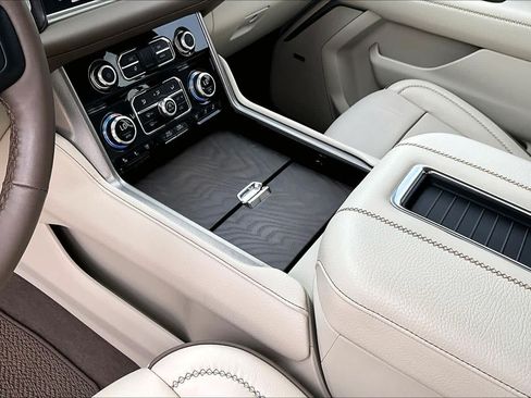 Used 2023 GMC Yukon Denali AWD/4WD image 17