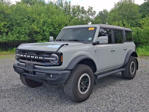 Used 2024 Ford Bronco Outer Banks w/ Sasquatch Package AWD/4WD image 3