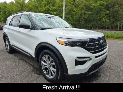 Used 2023 Ford Explorer XLT w/ Equipment Group 202A AWD/4WD image 14