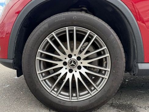 Certified 2024 Mercedes-Benz GLC 300 4MATIC image 11