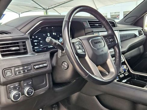 Used 2022 GMC Yukon Denali AWD/4WD image 6