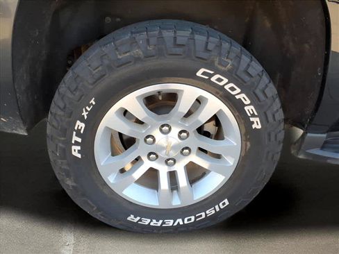 Used 2020 Chevrolet Suburban LT AWD/4WD image 7